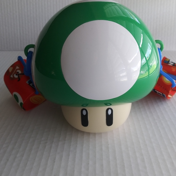 Super Mario Green Power Up Mushroom Sipper Cup Super Nintendo World - Picture 5 of 11